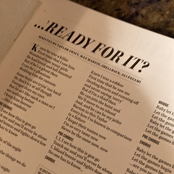 Taylor Swift reputation - Picture 6 of 6